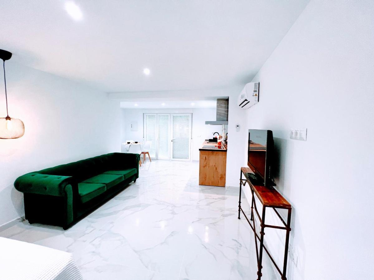 Garden Boutique Apartment El Faro Екстериор снимка